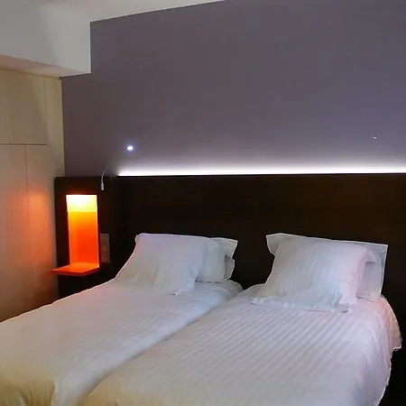 Western Seine West ホテル